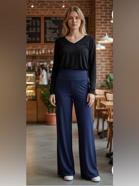 NEW- LARGE Black V neck
long sleeve Top
NAVY Yoga Fold over High-Waist Pants
Set